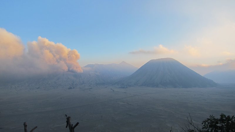 Les volcans Bromi, tengger et Semeru