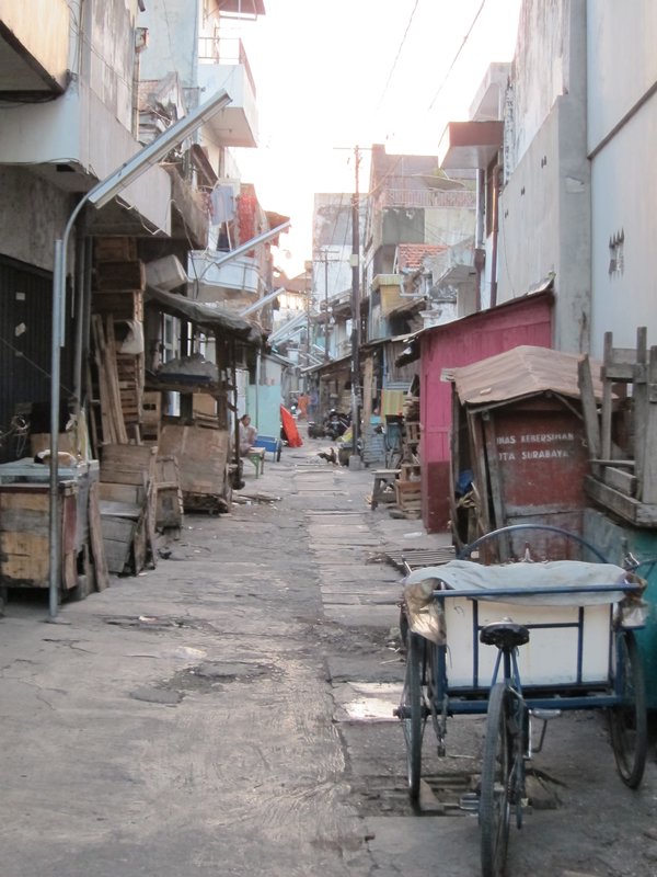 Petite rue dans le quartier arabe de Surabaya