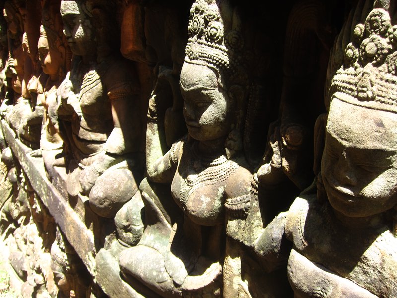 Details sur les scultures d'apsaras