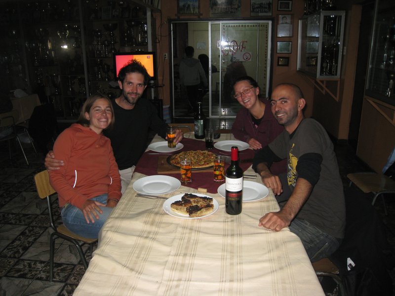 Jo, Steff et Moudar, les copains de galere (Puerto Natales, Chili)
