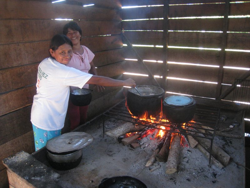 Marta et toute sa famille dans le jungle equatorienne