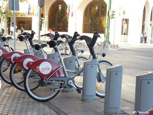 1. Pushbikes to hire for free in Seville