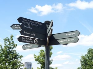 22. Hyde Park #6 - which way...