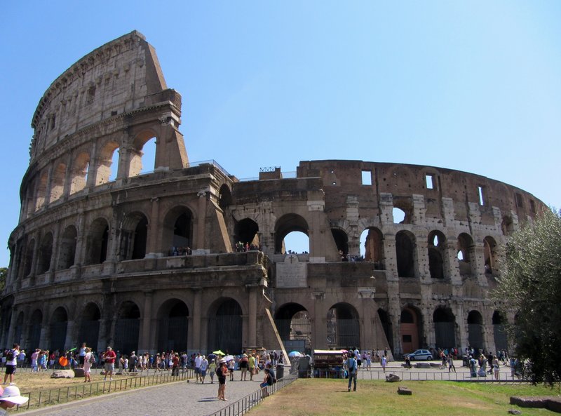 the-colossal-colosseum-photo