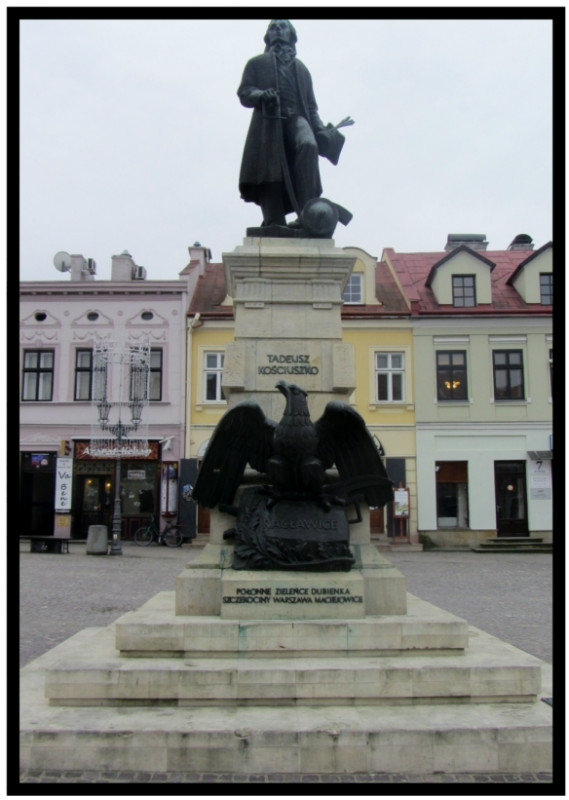 Statue in Town Hall Square