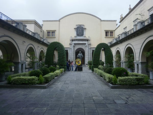 courtyard of the univesity de los Andes