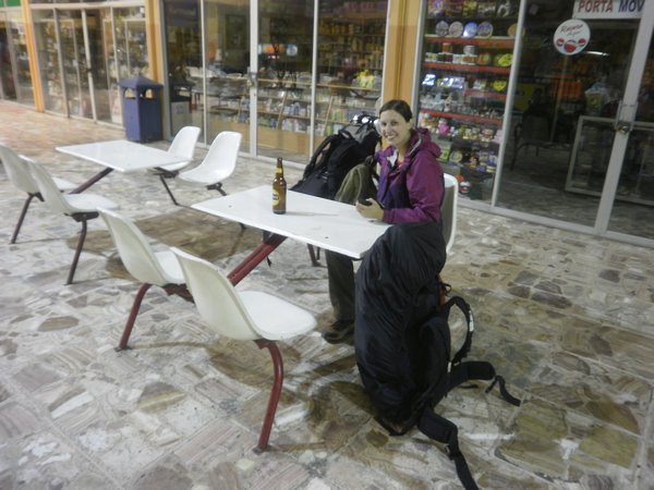 Cuenca terminal - waiting for a night bus...