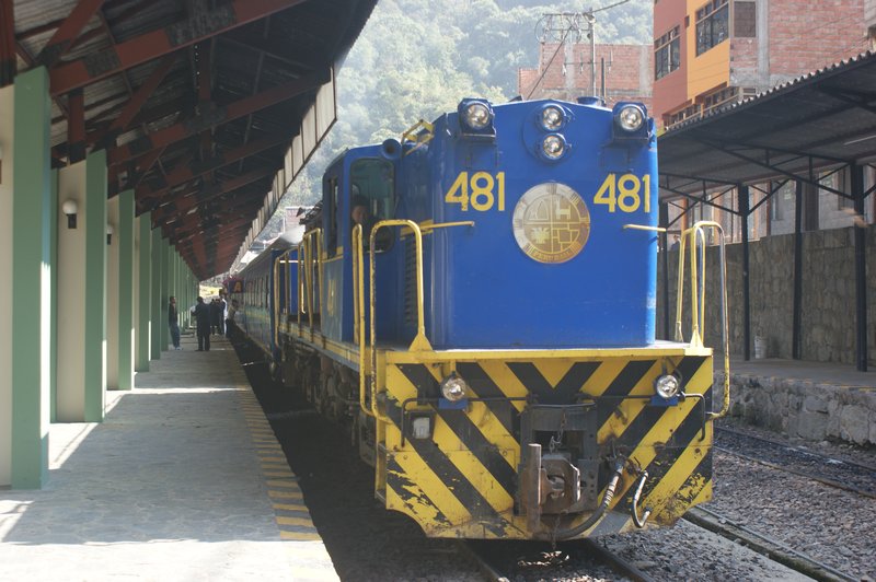 one of the few Peruvian trains