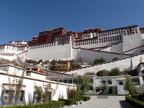 Potala from the ground