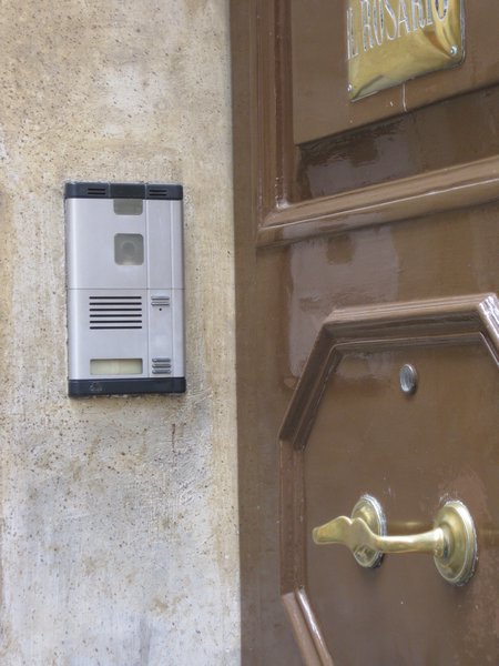 Il Rosario door with control panel