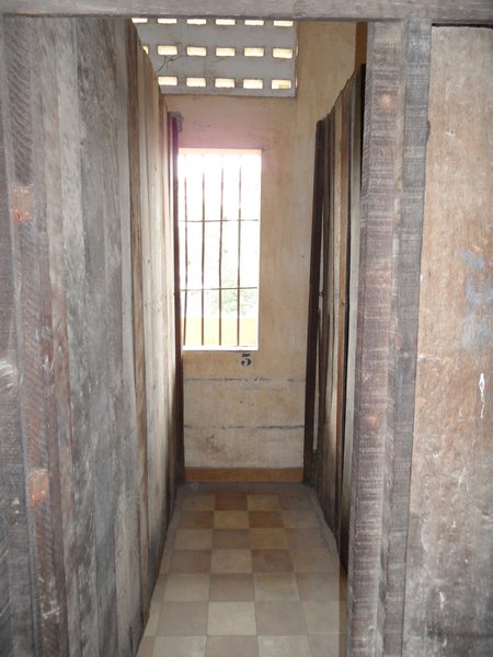 This is an upper floor cell