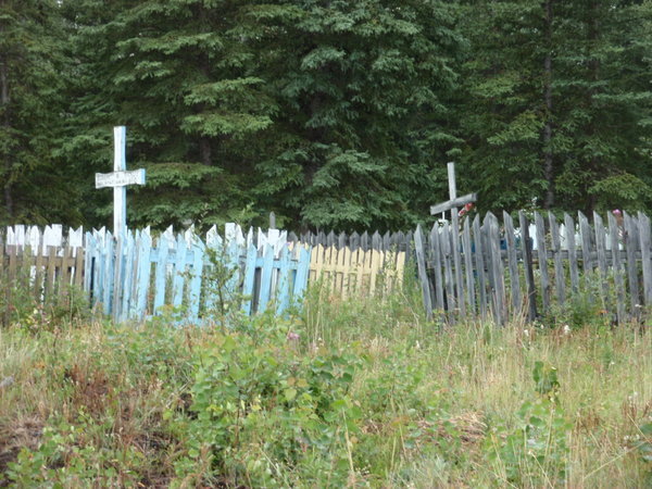 it's a russian tradition to fence around the gravesites