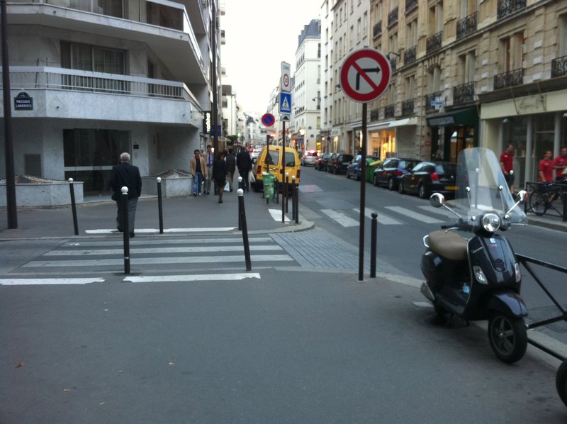 Poop Free streets of Paris