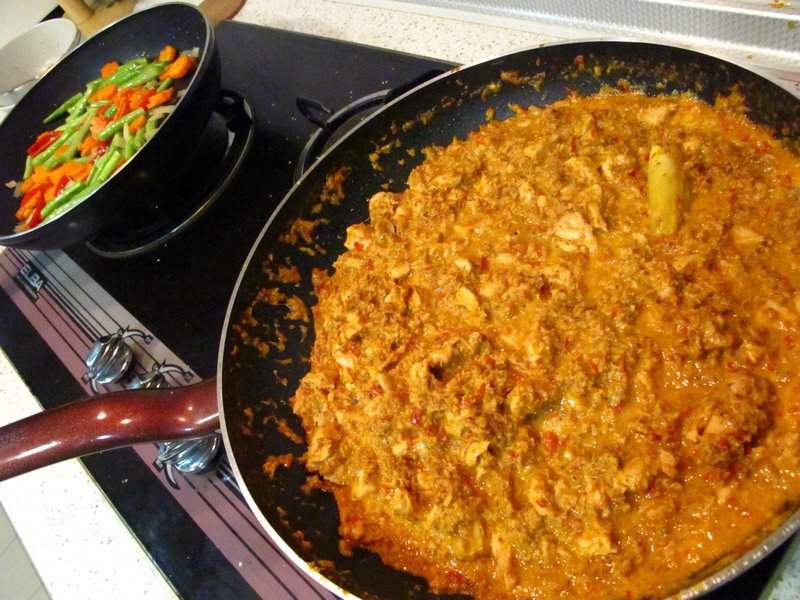 Recreating Fatimah's Chicken Rendang & Stir-fried Veggies