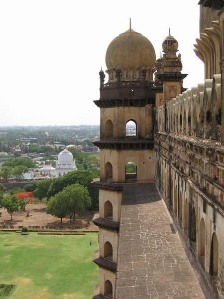 detail from the top of Golgumbaz