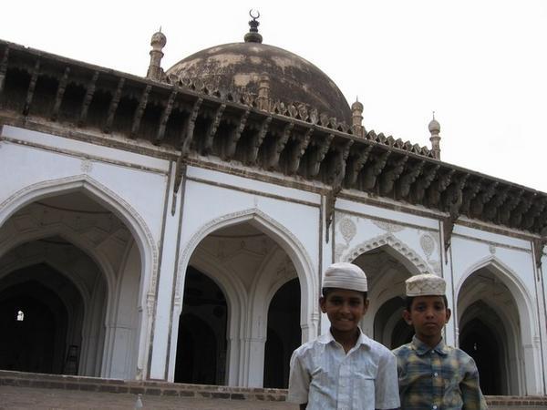 Jama Machid mosque and boys