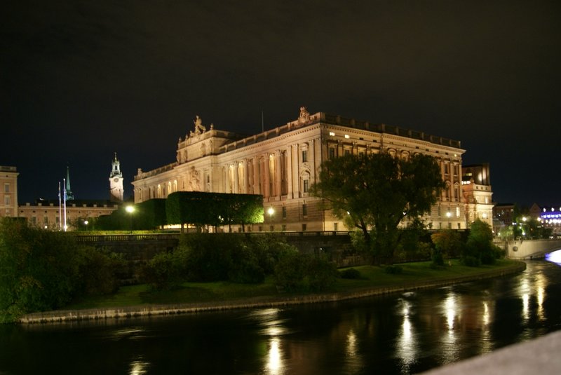 Riksdagshuset at Night