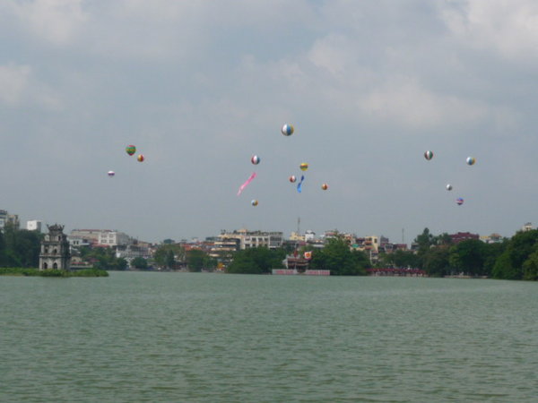 Balloons to celebrate 1000 years of Hanoi