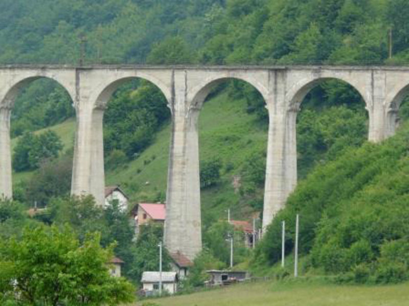 Viaduct enroute to Panzaric