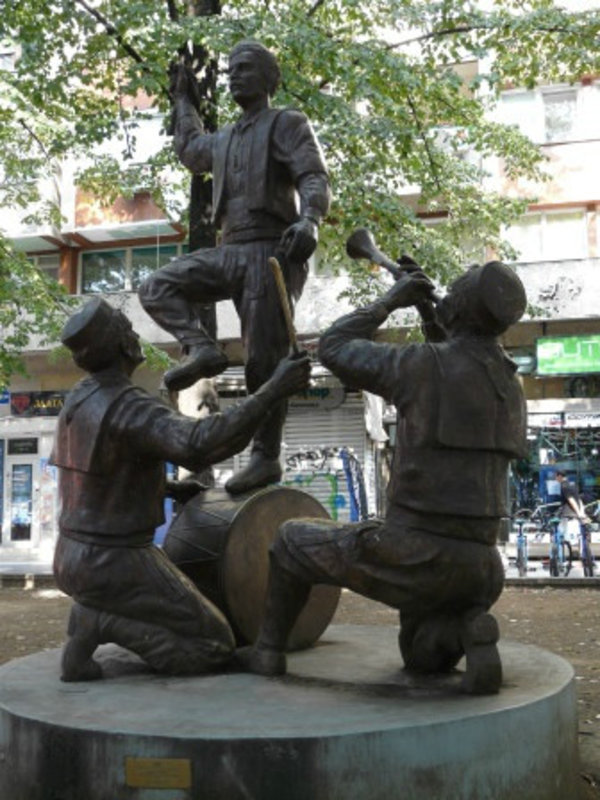 Musicians and dancer, Skopje