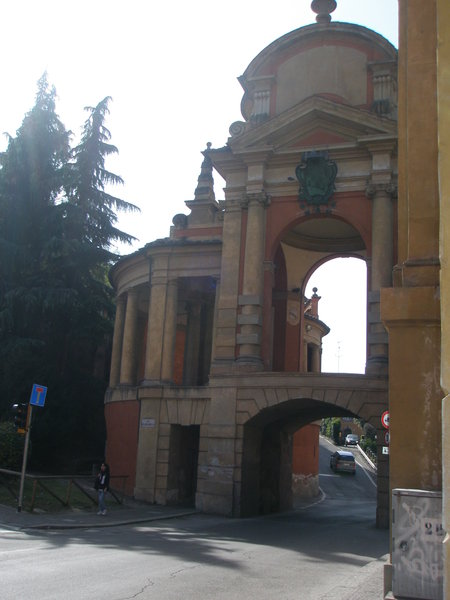 1.4.2011 - Bologna - Meloncello Arch