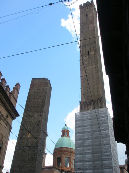 16.4.2011 - Bologna - Two Towers