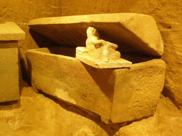 26.4.2011 - Chiusi - Tomb of the Pelligrina