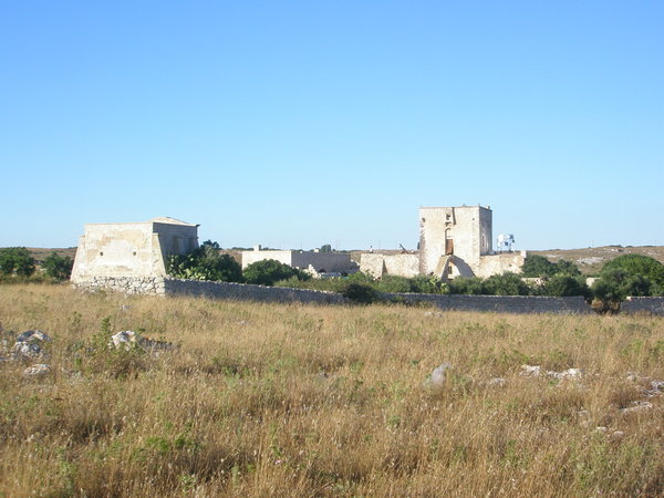 23.6.2011 - Italy/Puglia/fortified farmhouse