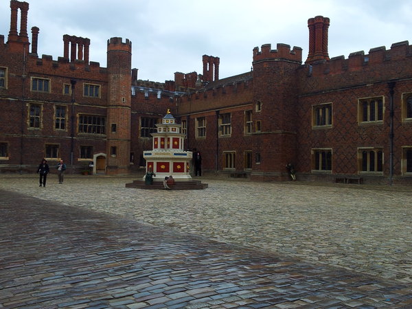 14.5.12 - London - Hampton Court Palace