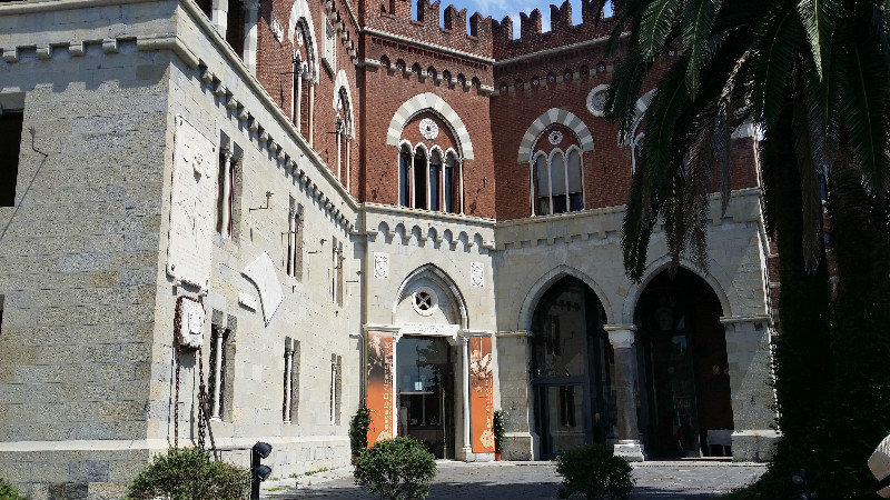 5.8.14 Genova. Castello D'Albertis (2)