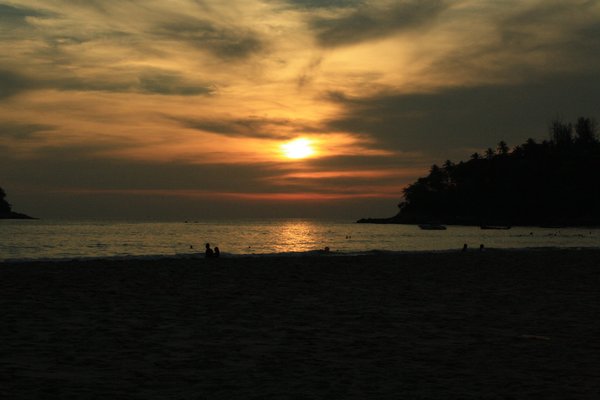 Sunset at Kata Beach, in front of Clubmed