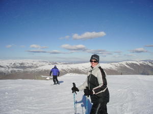 Skiing again