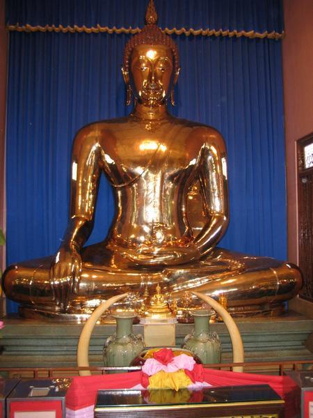 Golden Buddha at Wat Traimet