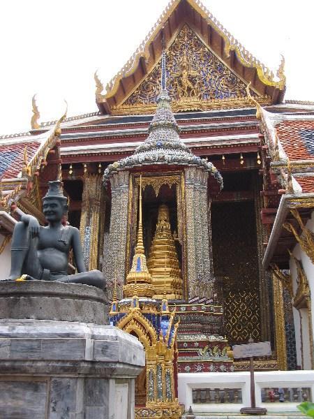Grand Palace and Wat Phra Kaew 2