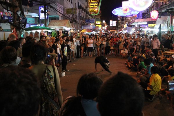 Break dancing kids on Khao San