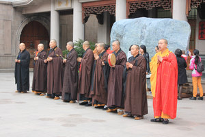 Monks singing at Jing'an Temple