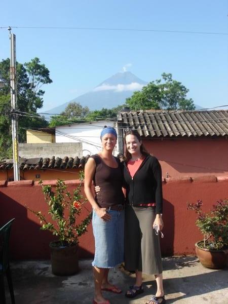 mi amigas...bex and lori on the balcony at our hostel