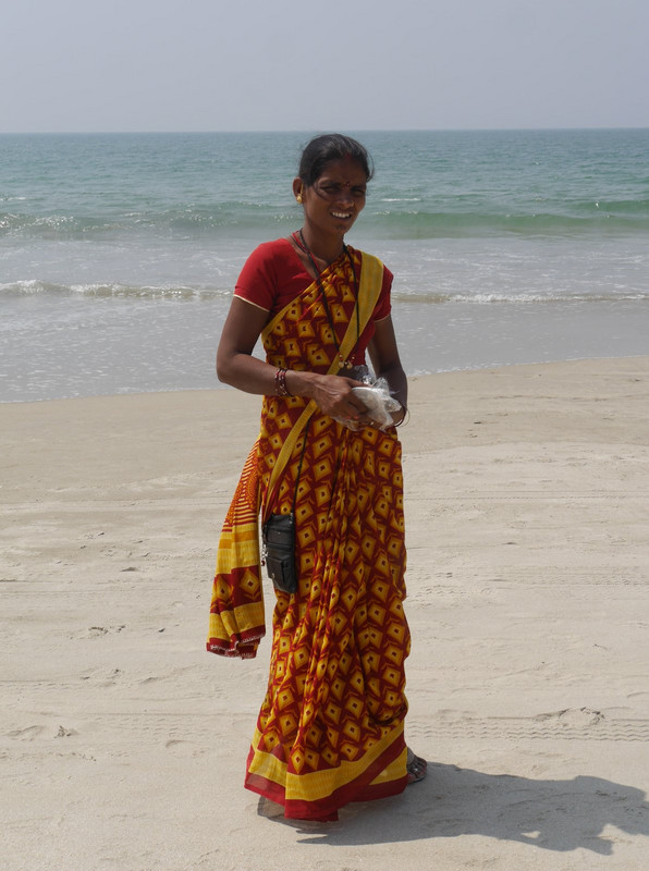 Lovely beach seller. I didn't want to buy anything so gave her money for a photo instead. We shook hands on it.