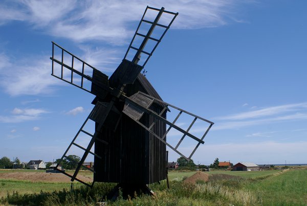 One of Oland's many windmills
