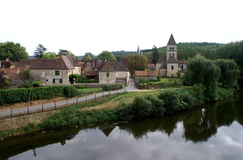 View across the river to Saint-Leon-sur-Vezere