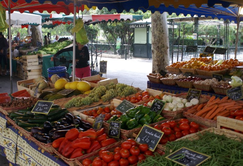 Lovely fresh fruit and veg on the market 