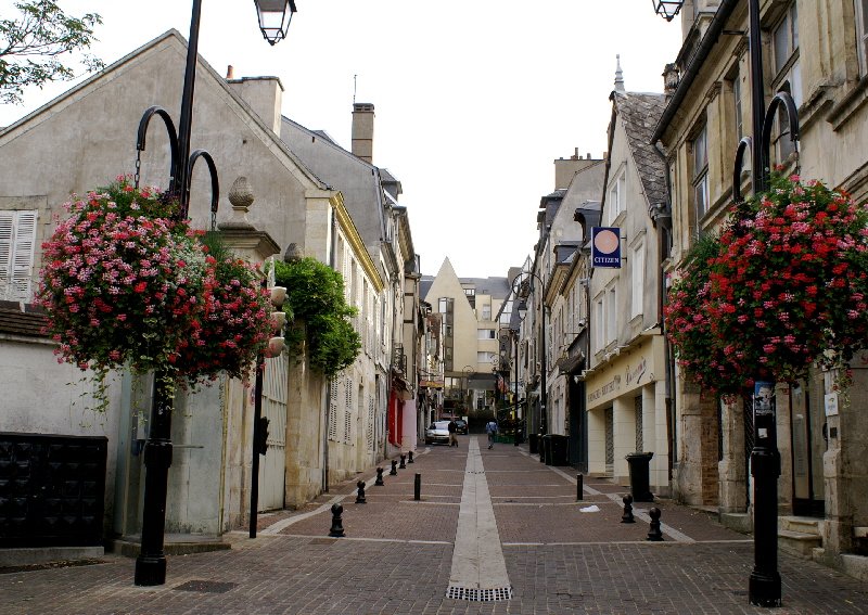 The road up to the Historic centre of Bourges 