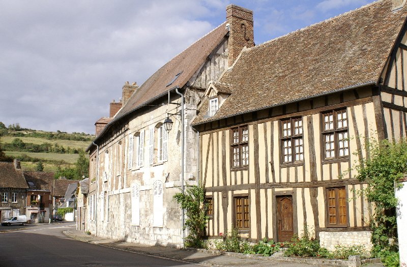 Gorgeous houses in Petit Andely