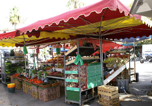 Sanary-sur-mer market
