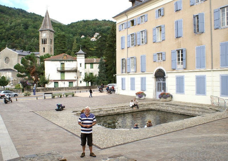 Ax-les-Thermes town spa pool