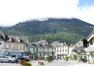 Centre of  Luz-st-Sauveur - not many people about