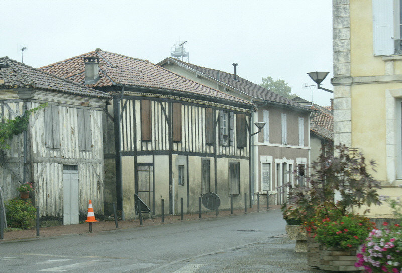 In one area of Les Landes we saw a lot of timbered houses