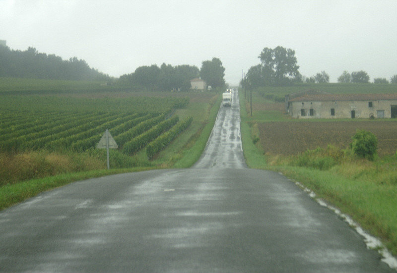 Drizzling through the vineyards near Bordeaux