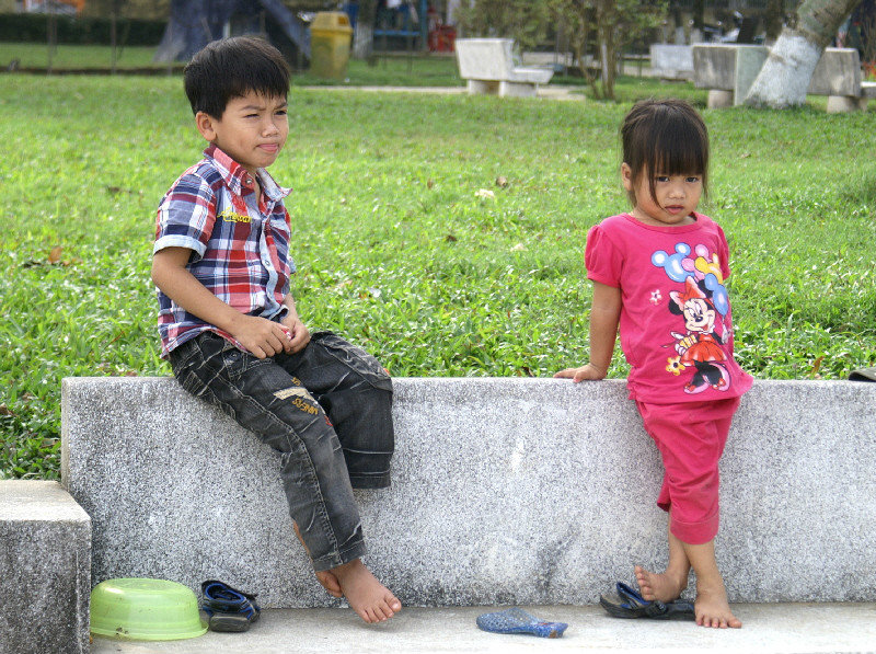 Children from the Hue Perfume River boat station