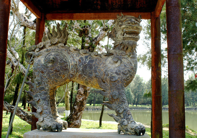 Dragon protecting the Emperor - Royal tomb of Minh Mang 